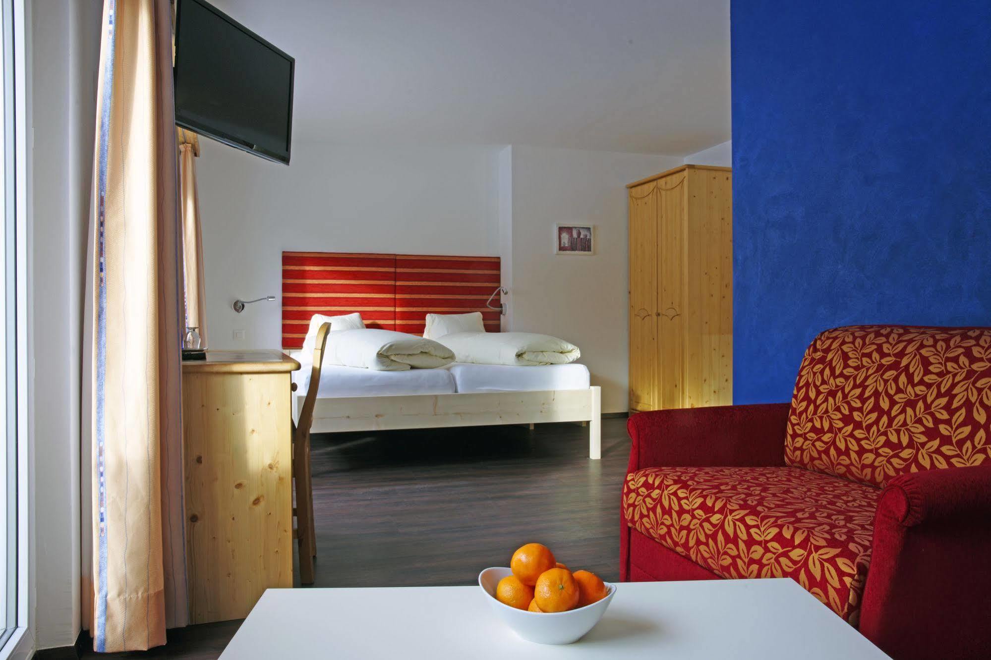 Hotel Al Rom Hotel Tschierv